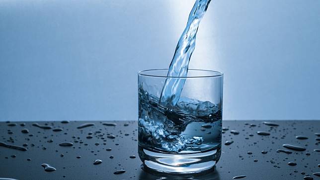 Does Water Boiled in Microwave Tastes Different？